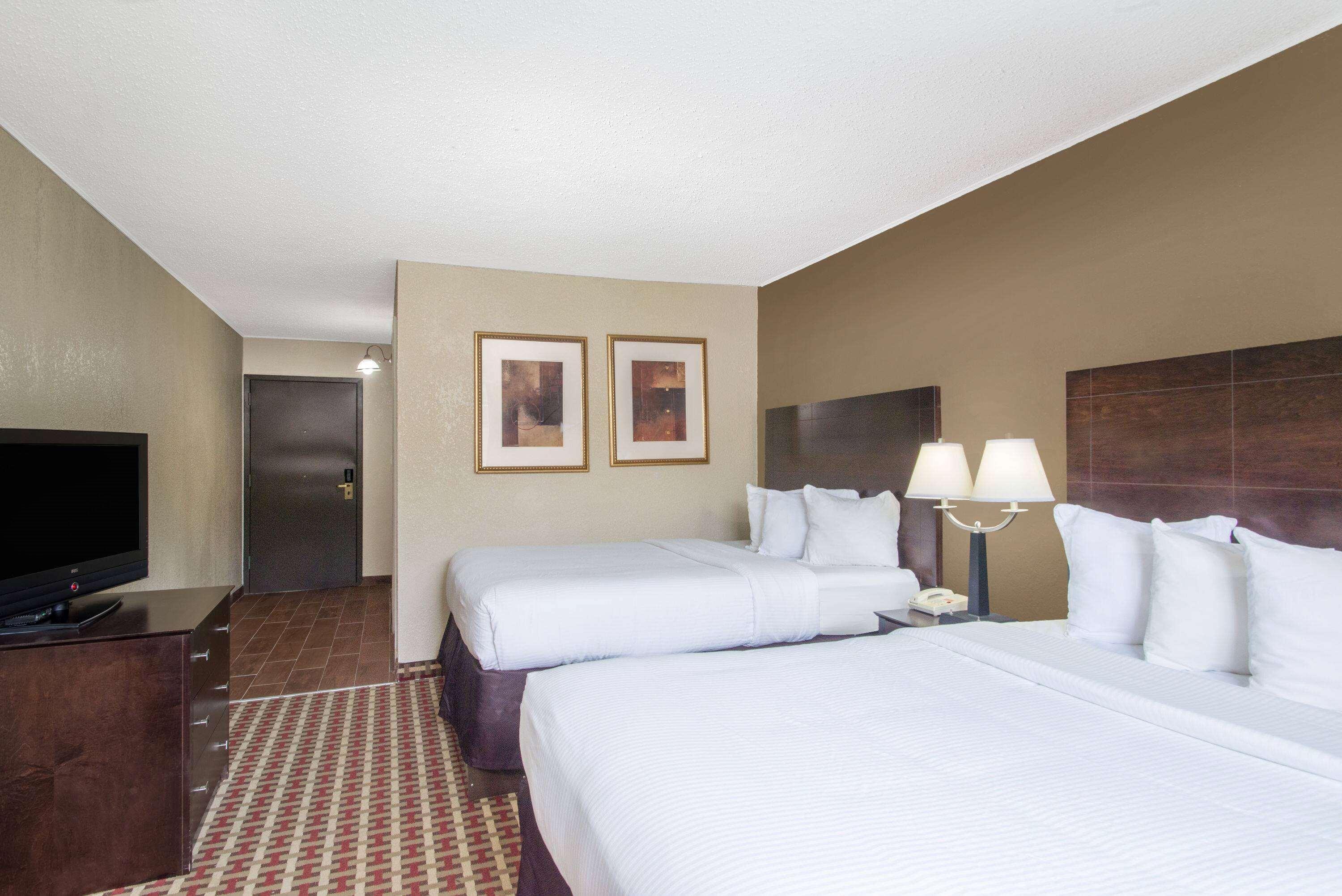 Ramada By Wyndham Allentown Bethlehem Exterior foto