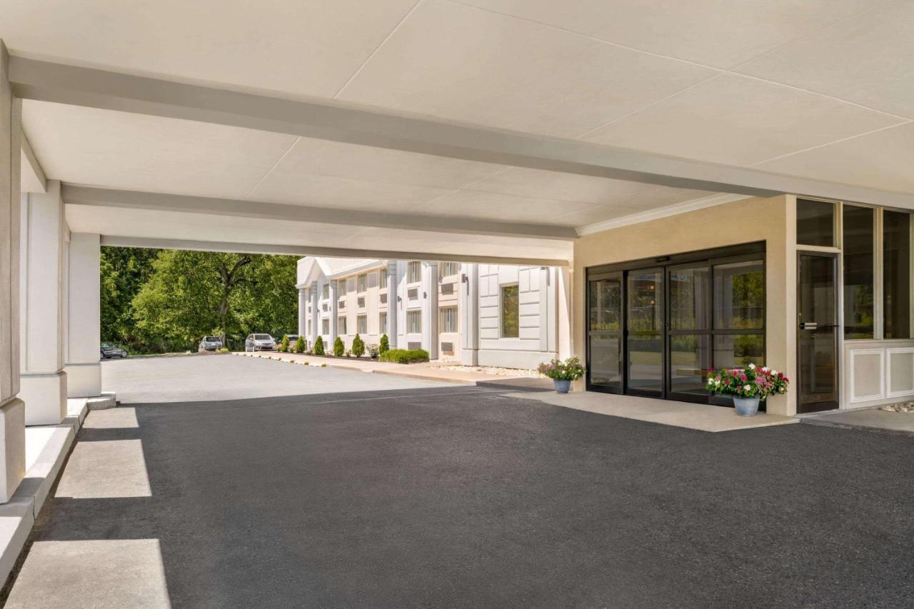 Ramada By Wyndham Allentown Bethlehem Exterior foto