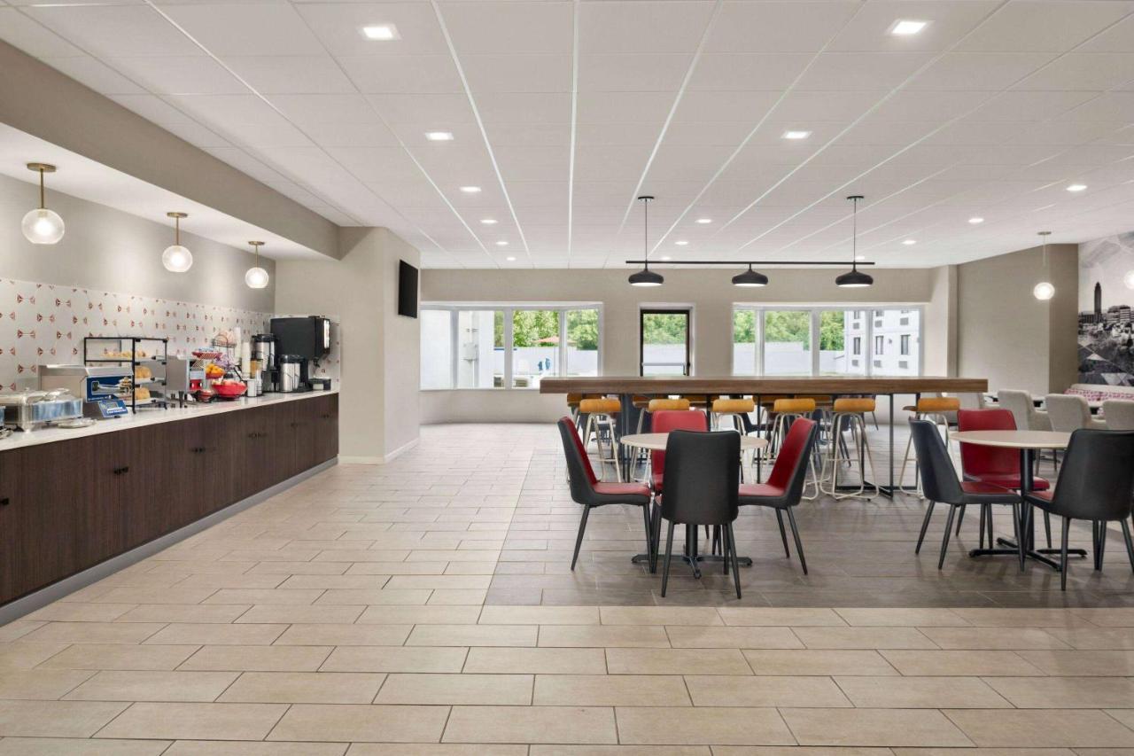 Ramada By Wyndham Allentown Bethlehem Exterior foto